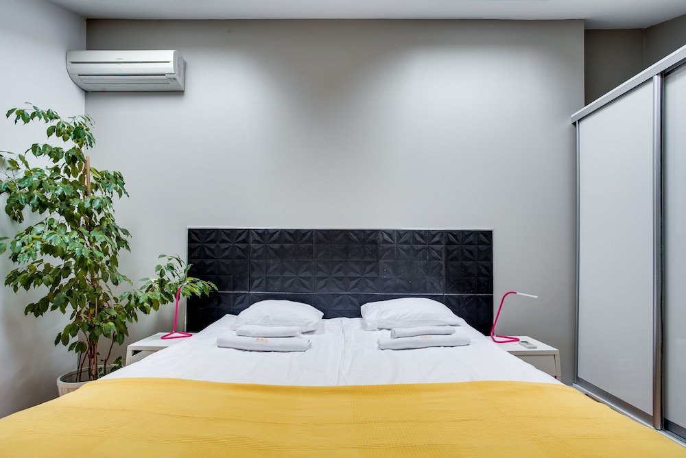 Artapart.Art Hotel