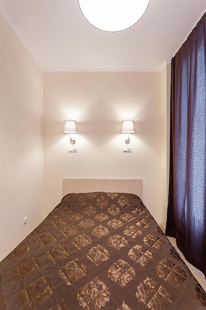 Hotel Democrat on Nevskiy 147