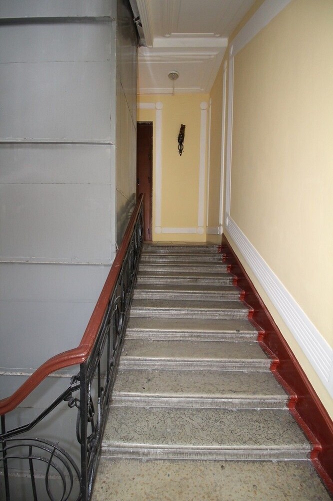 Hotel Democrat on Nevskiy 147