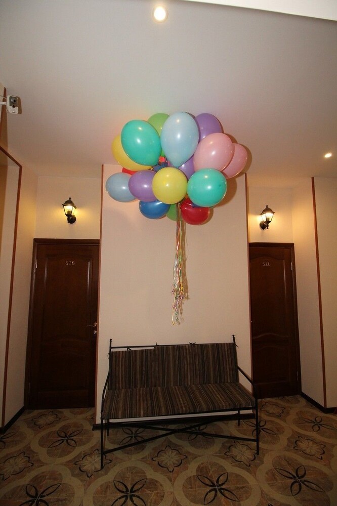 Hotel Democrat on Nevskiy 147