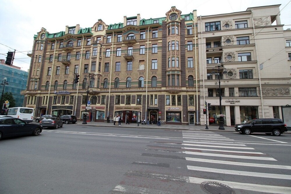 Hotel Democrat on Nevskiy 147