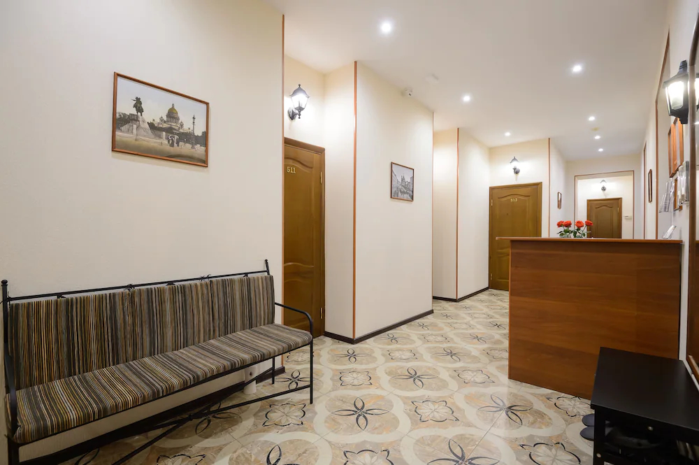 Hotel Democrat on Nevskiy 147