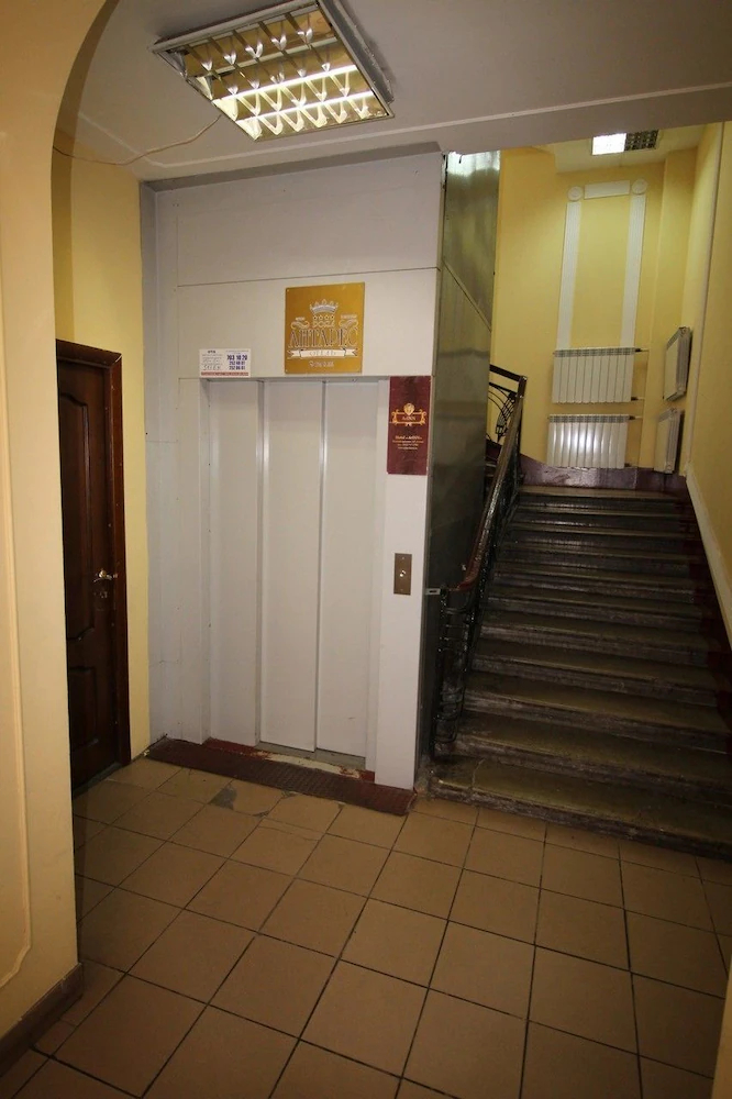 Hotel Democrat on Nevskiy 147
