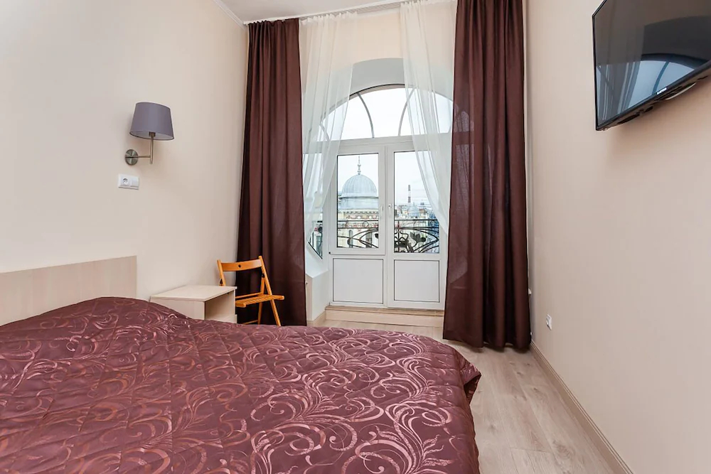 Hotel Democrat on Nevskiy 147