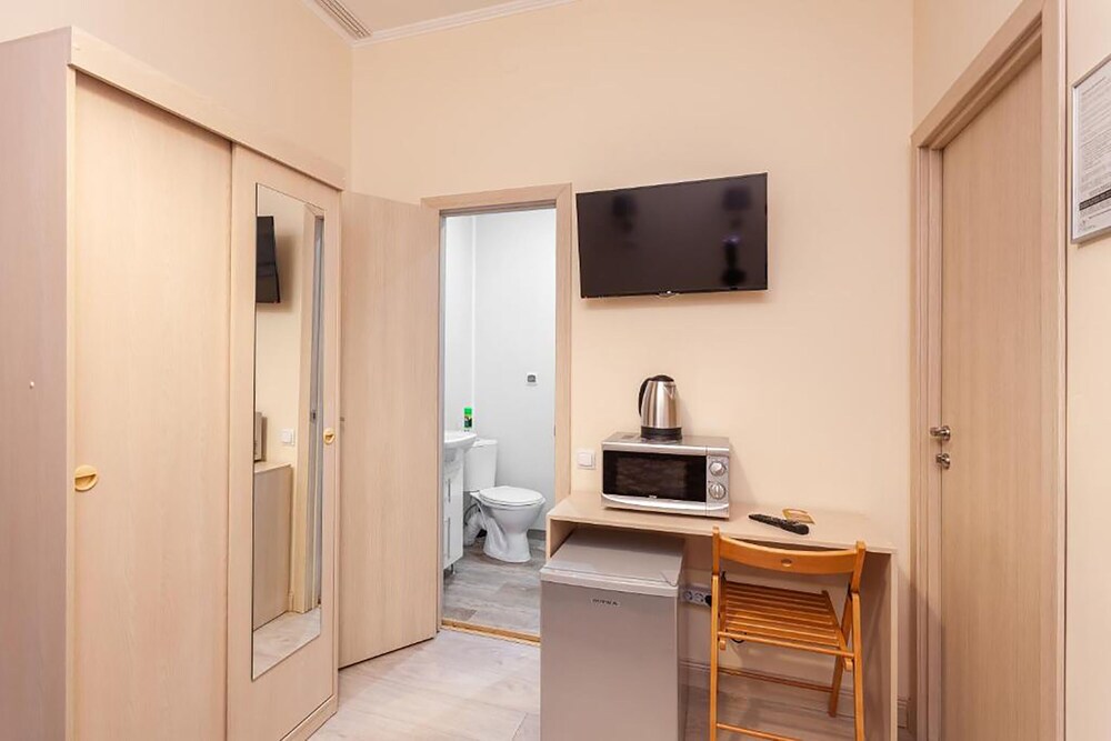 Hotel Democrat on Nevskiy 147