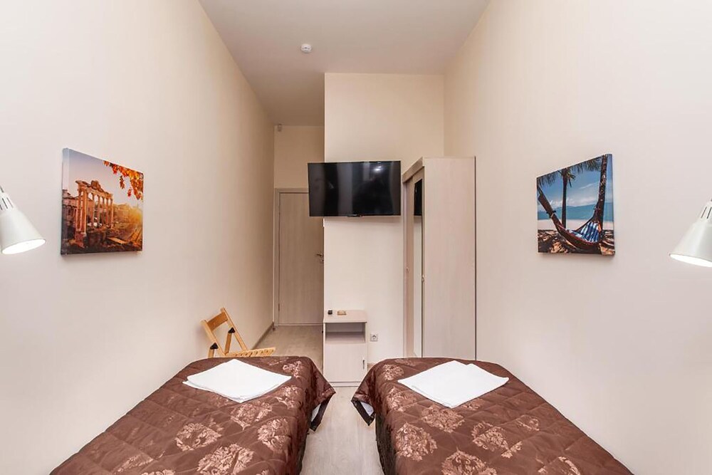 Hotel Democrat on Nevskiy 147