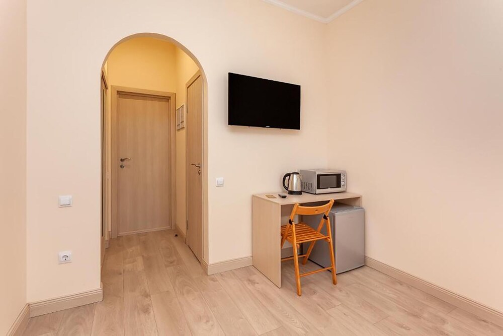 Hotel Democrat on Nevskiy 147