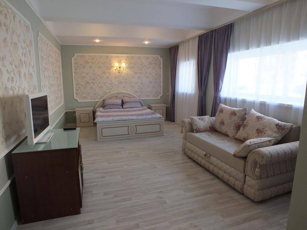 Hotel on Petergofskoye Shosse 3