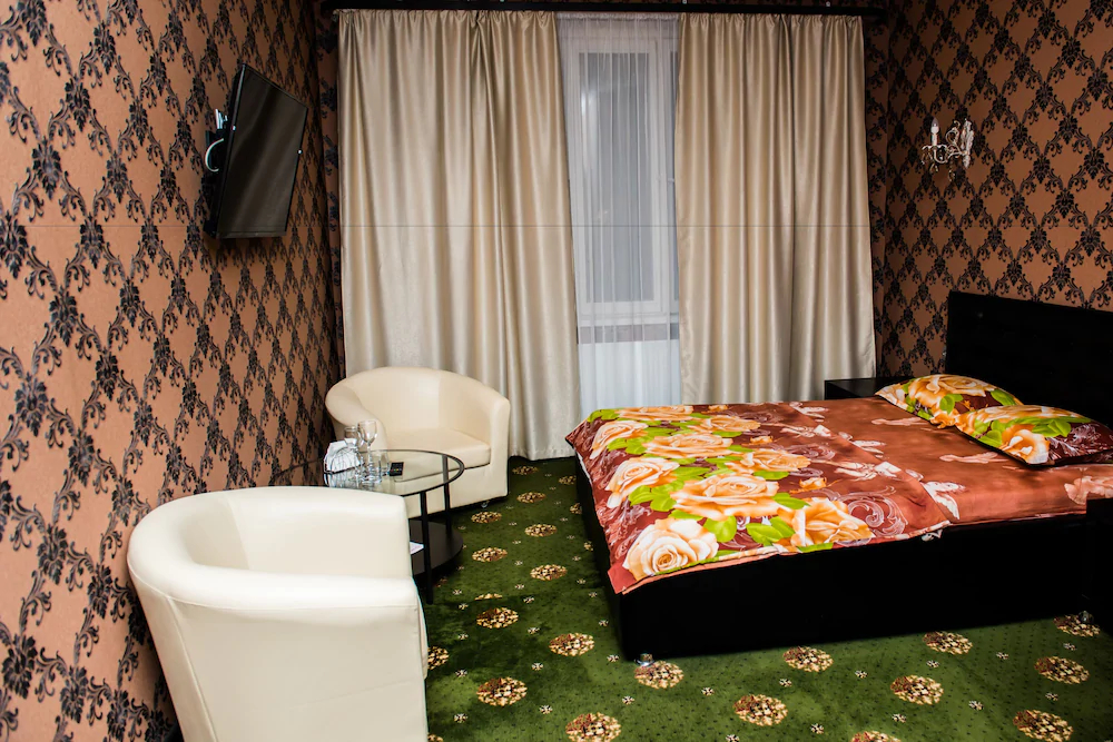 Hotel Plus