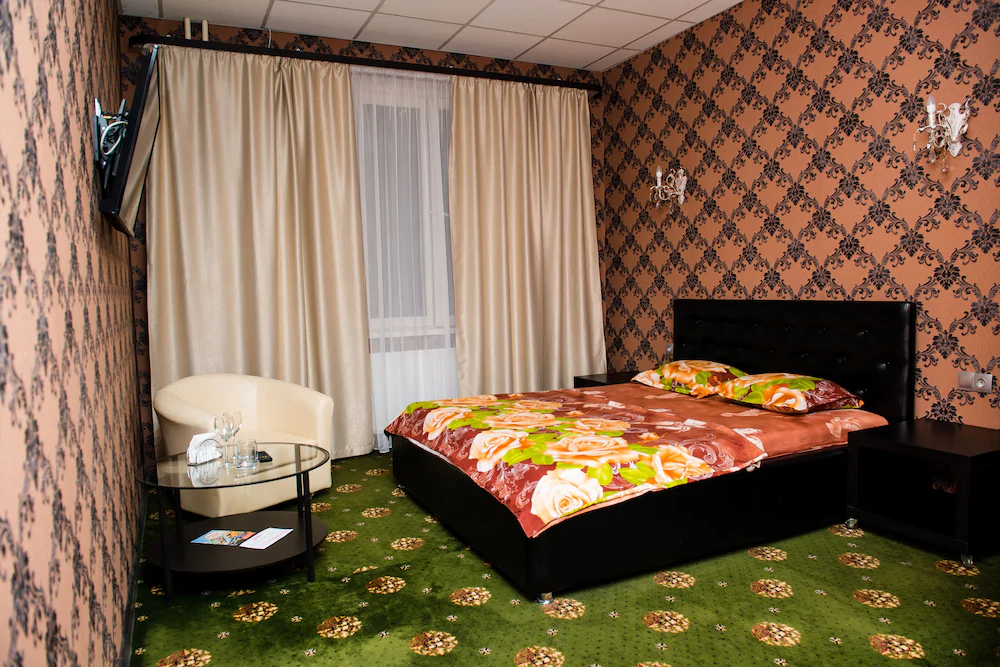 Hotel Plus