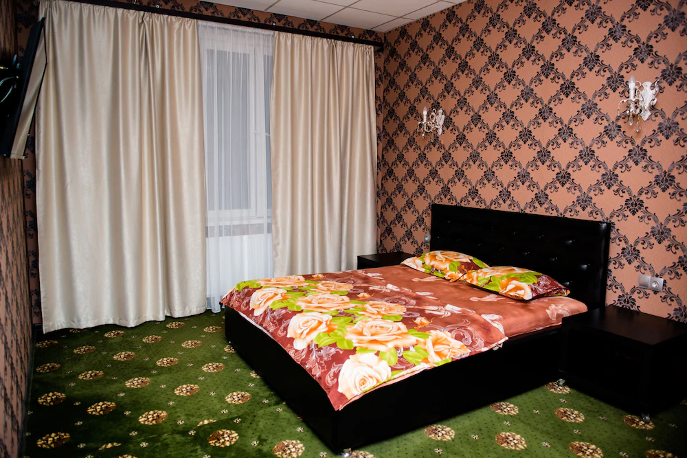 Hotel Plus