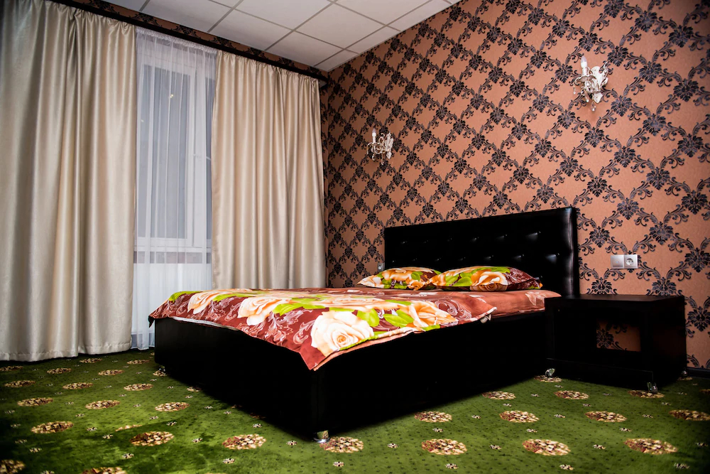 Hotel Plus