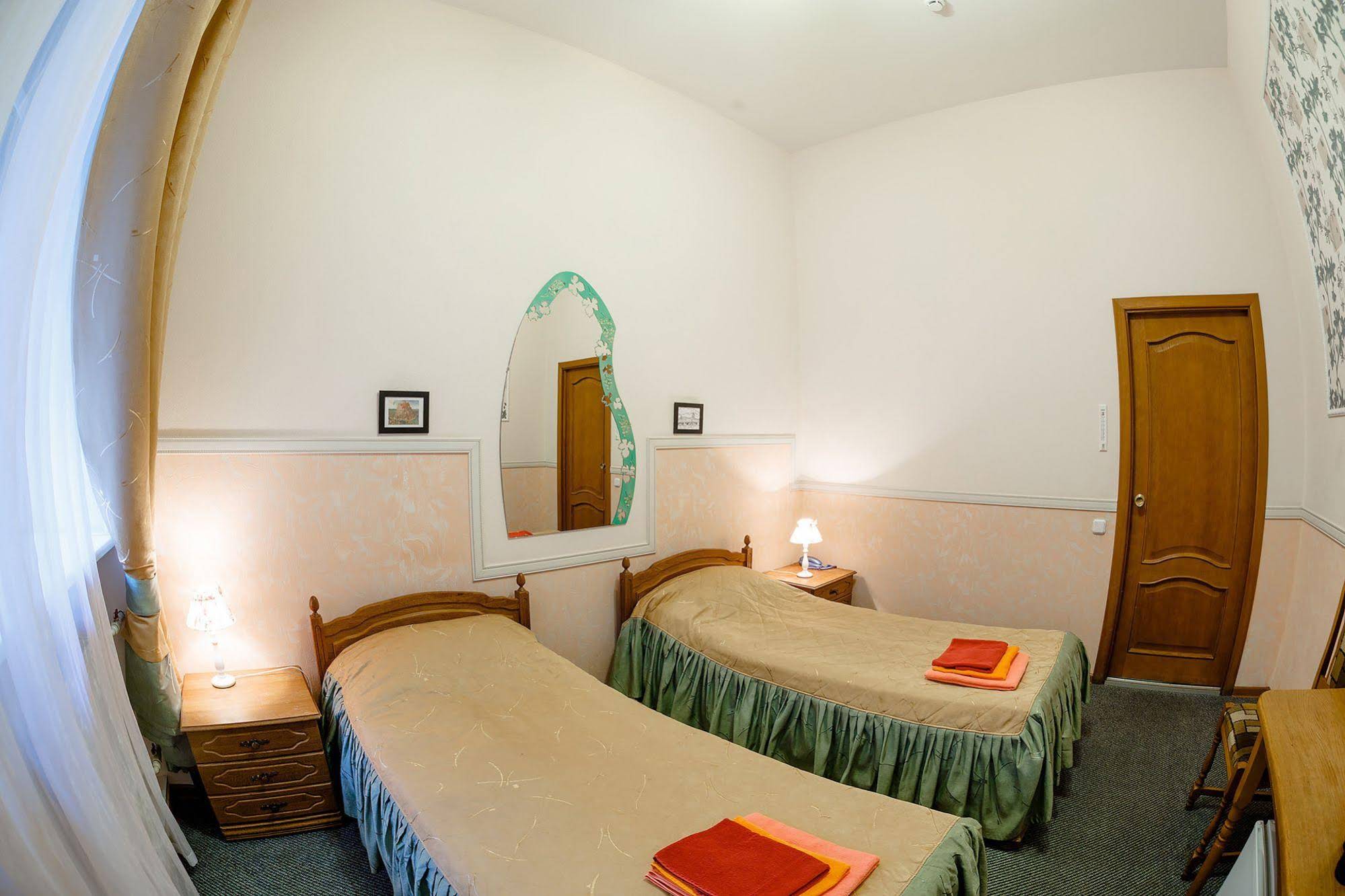 Iskra Hotel