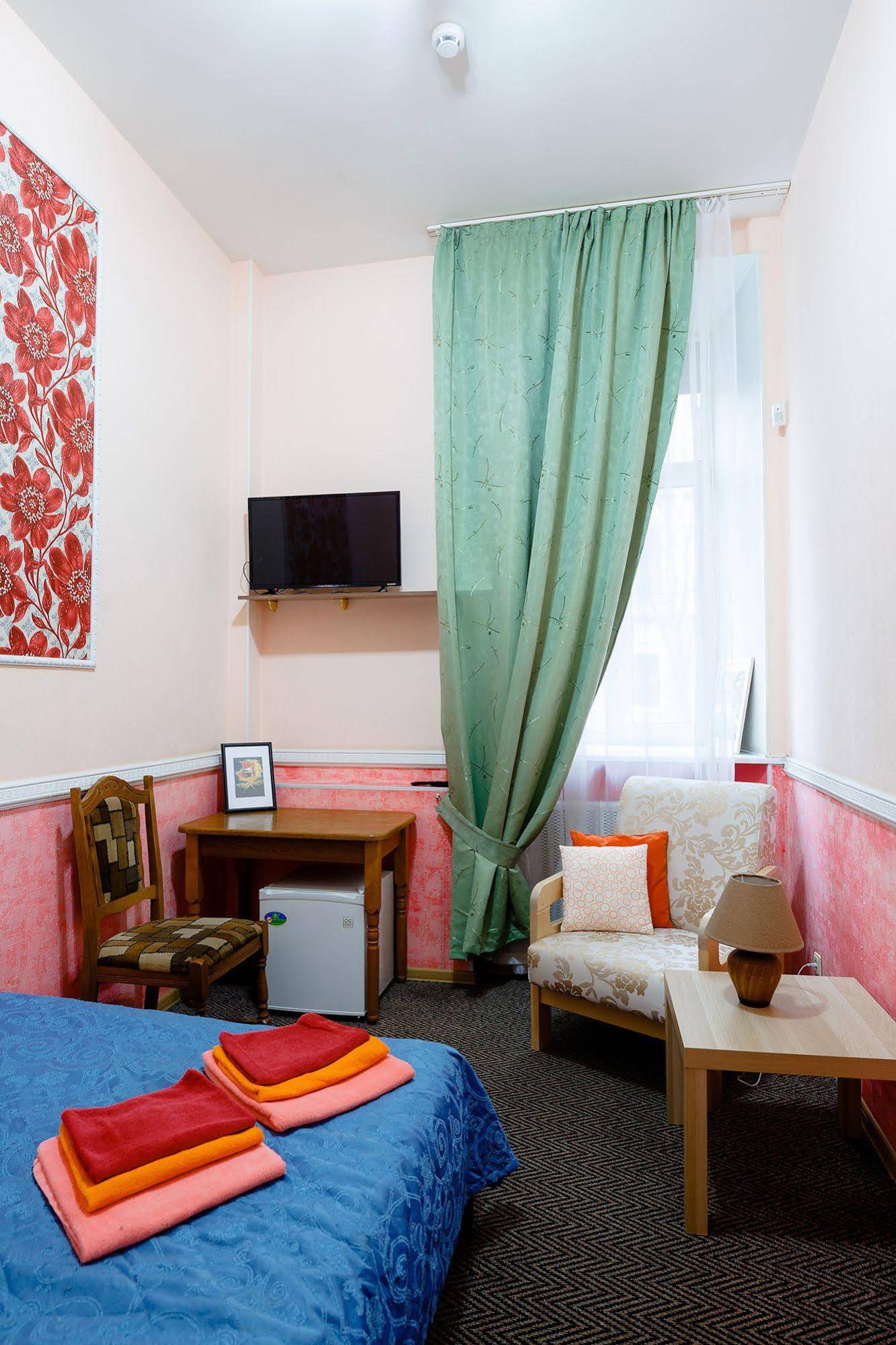Iskra Hotel