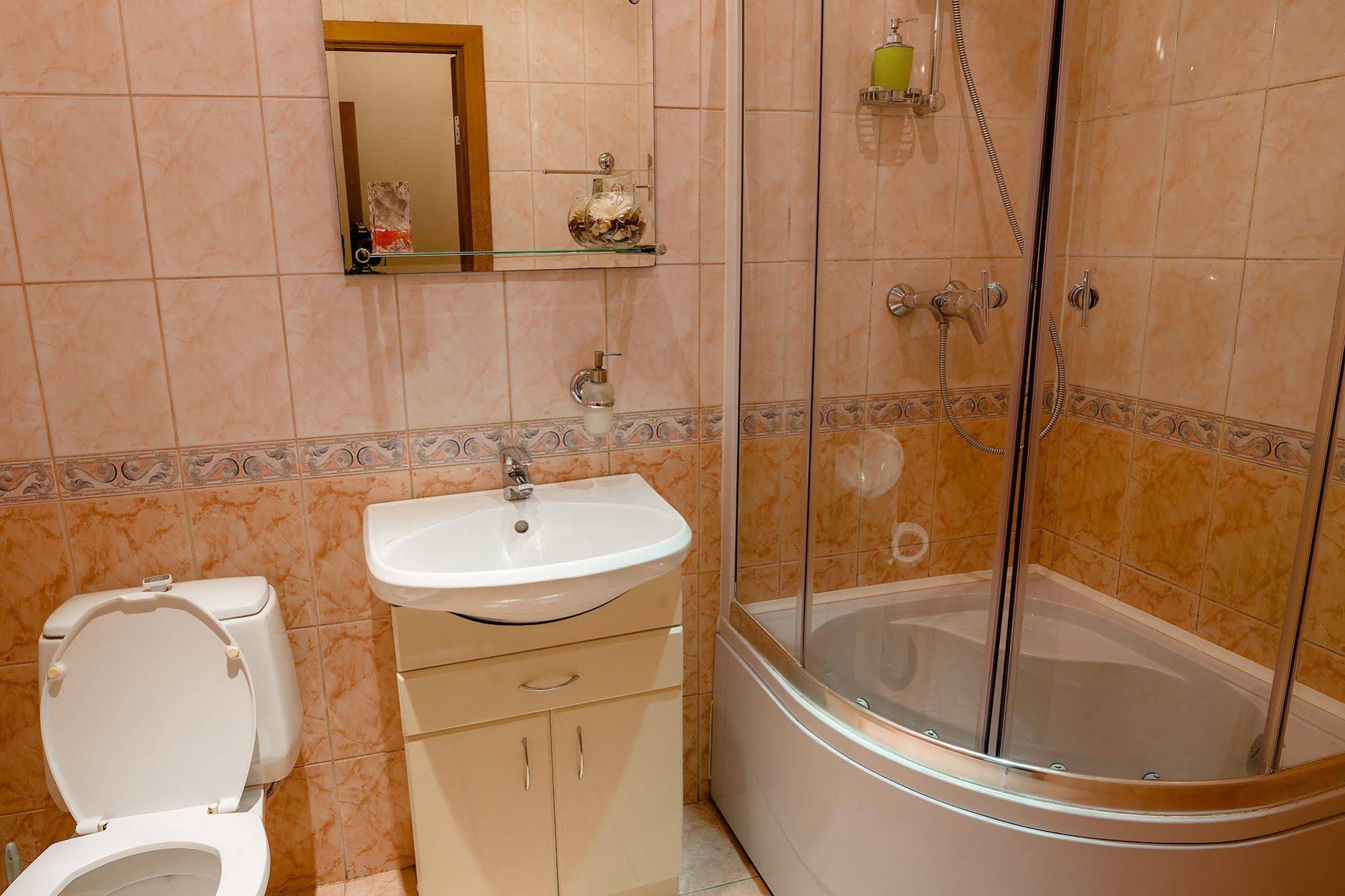 Iskra Hotel