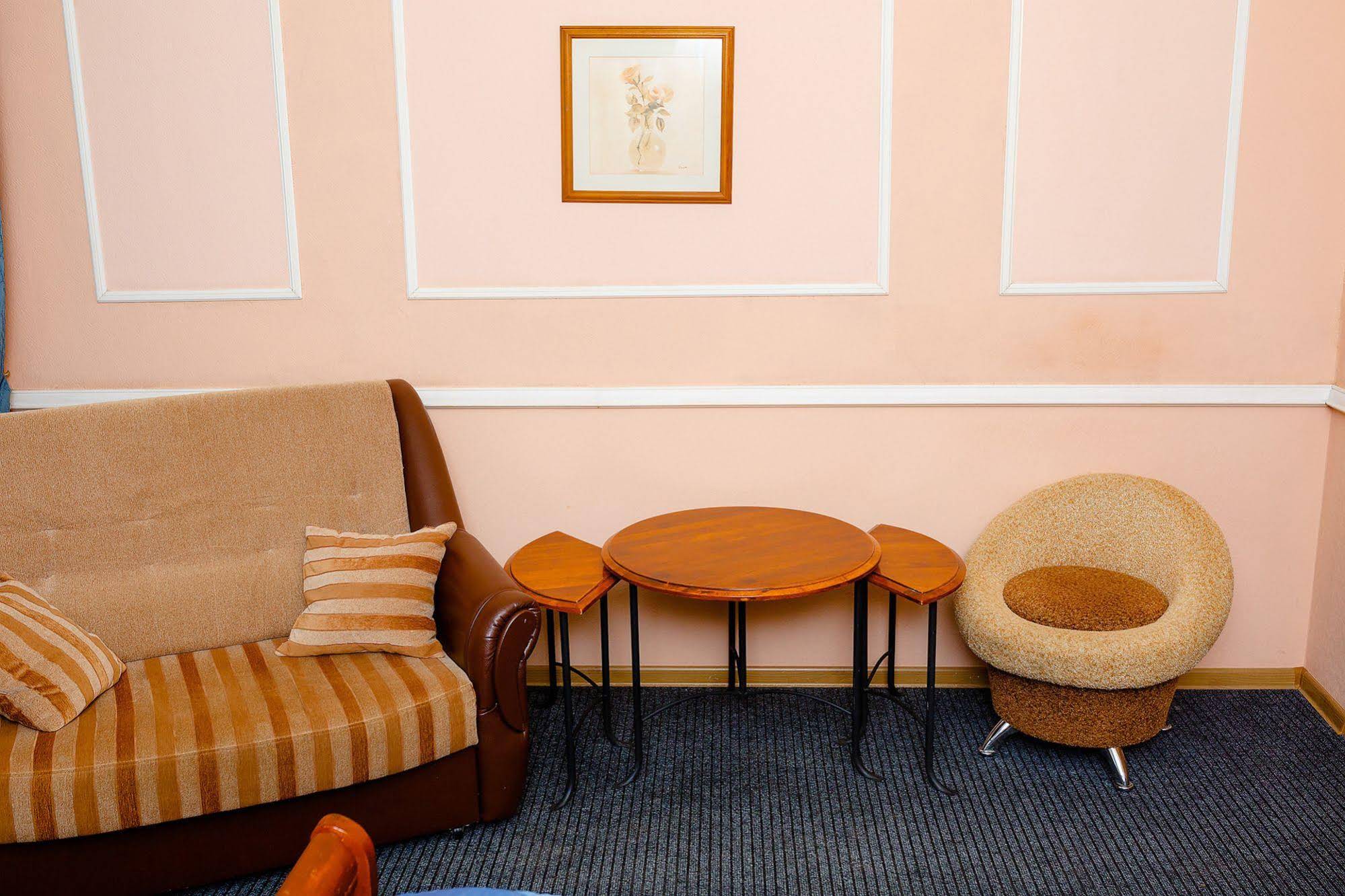 Iskra Hotel