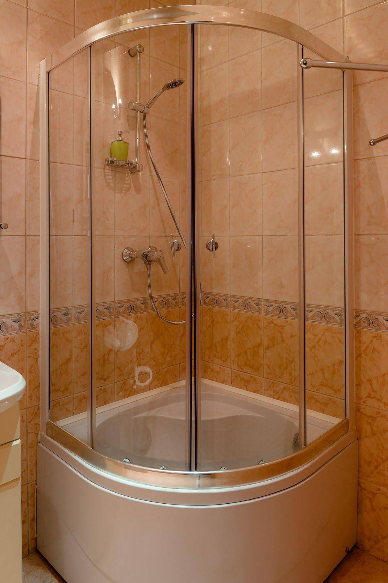 Iskra Hotel