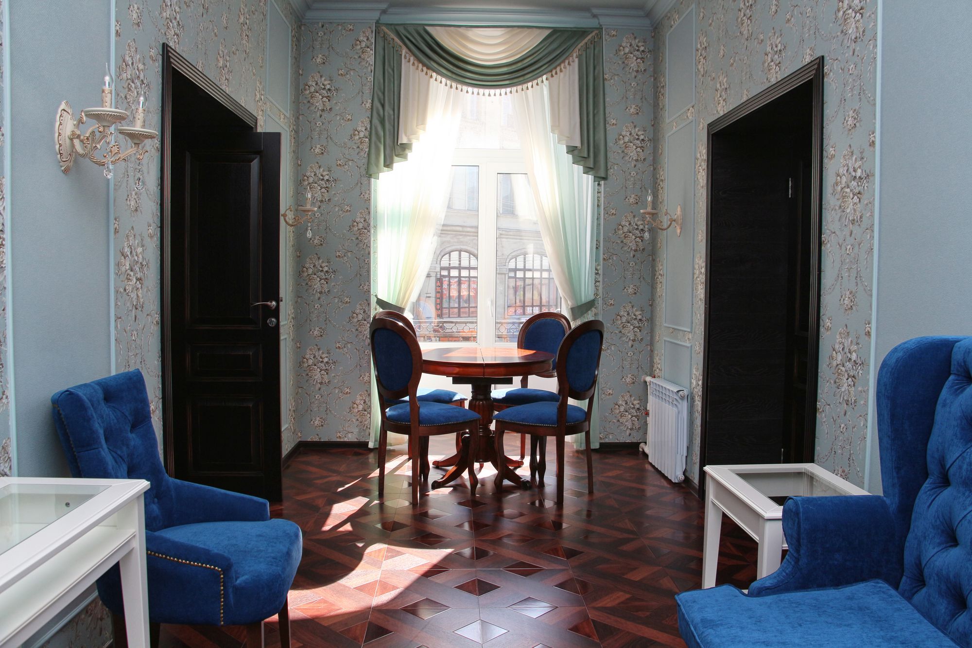 Kravt Hotel