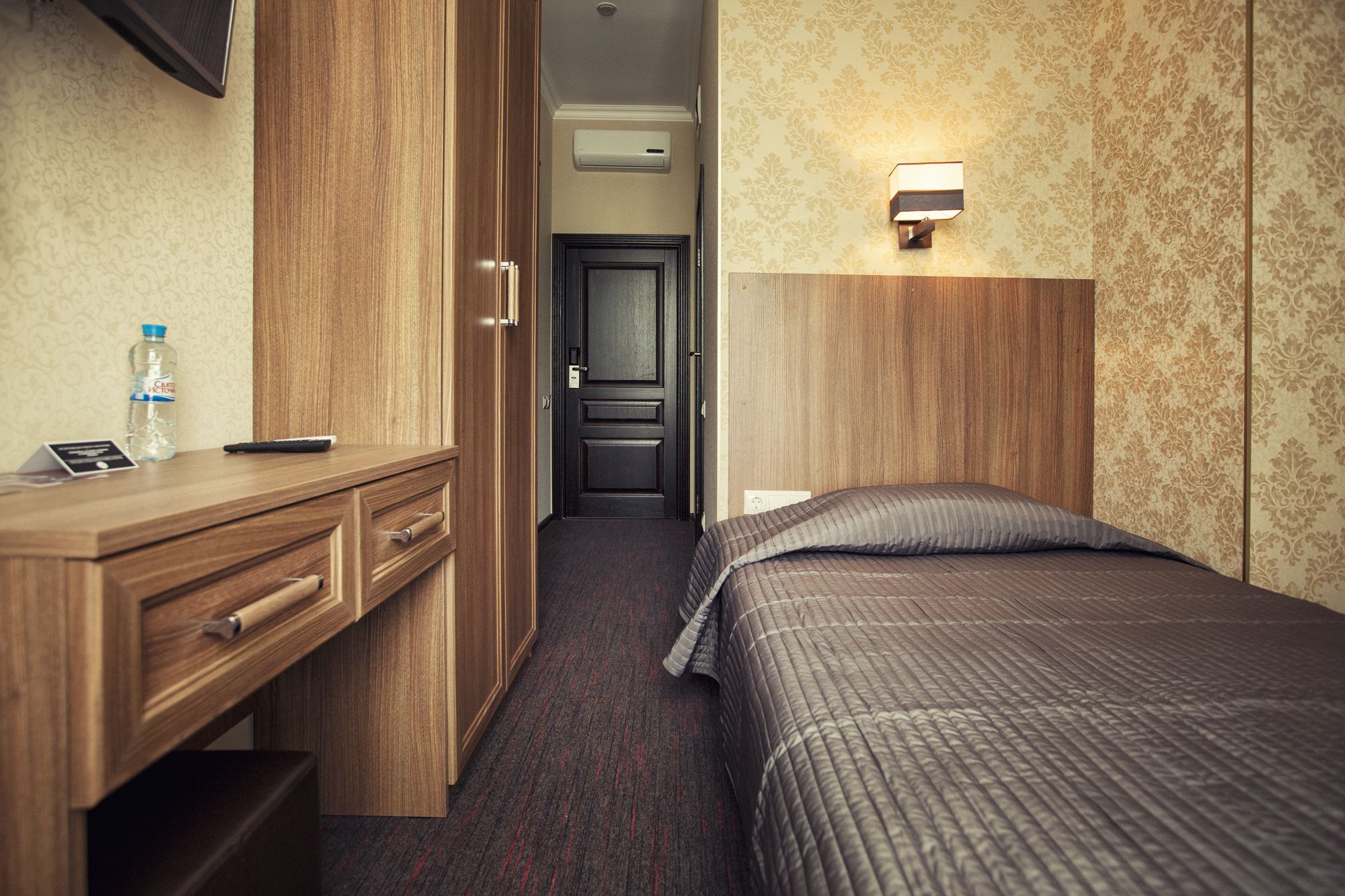 Kravt Hotel