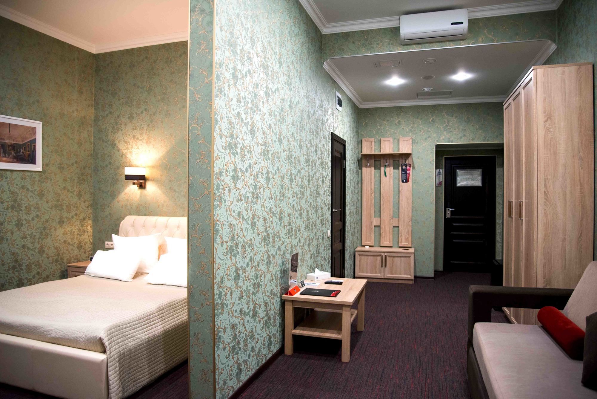 Kravt Hotel