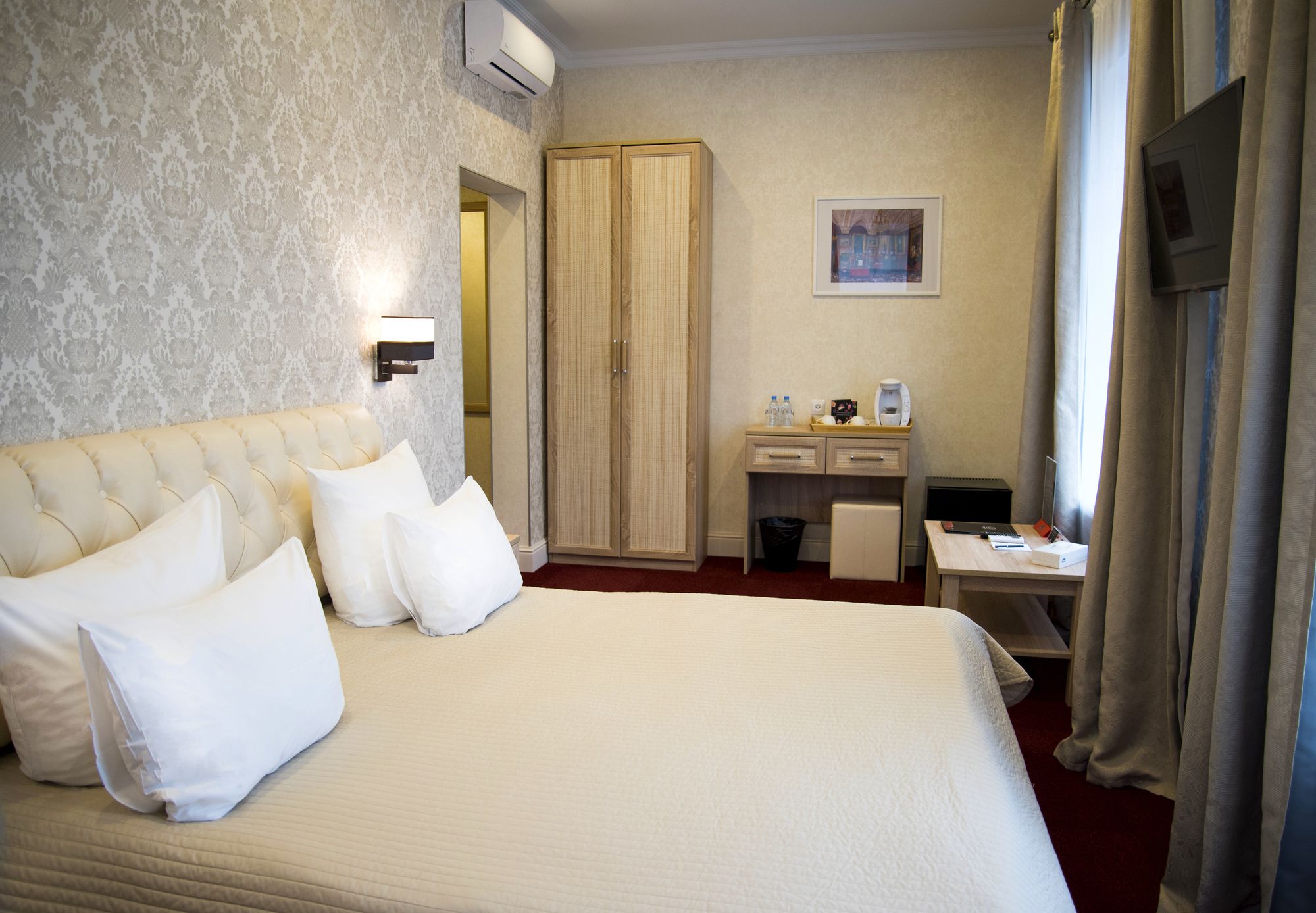 Kravt Hotel