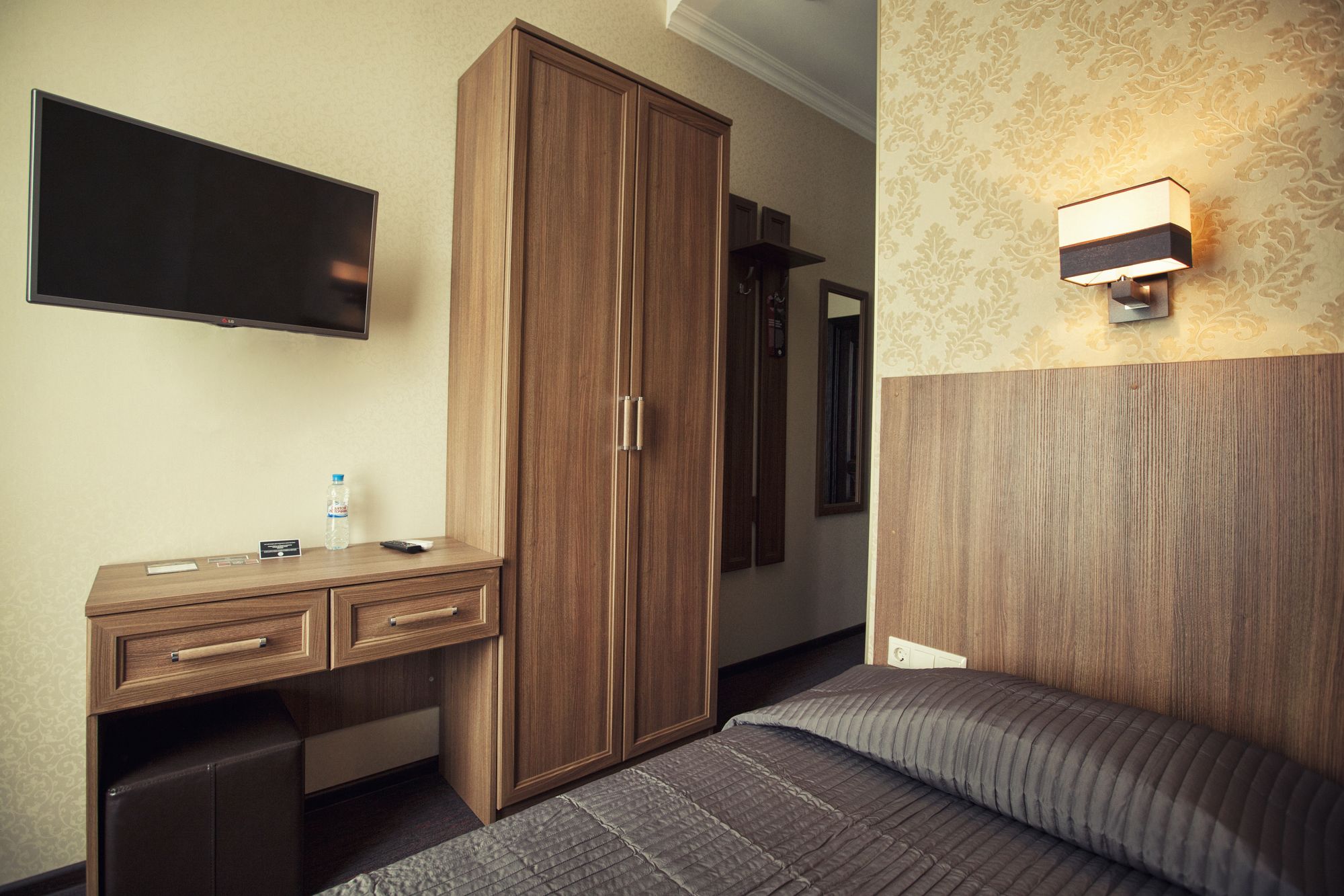 Kravt Hotel