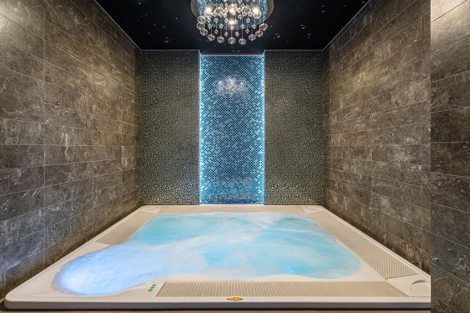 Kravt Nevsky Hotel and Spa