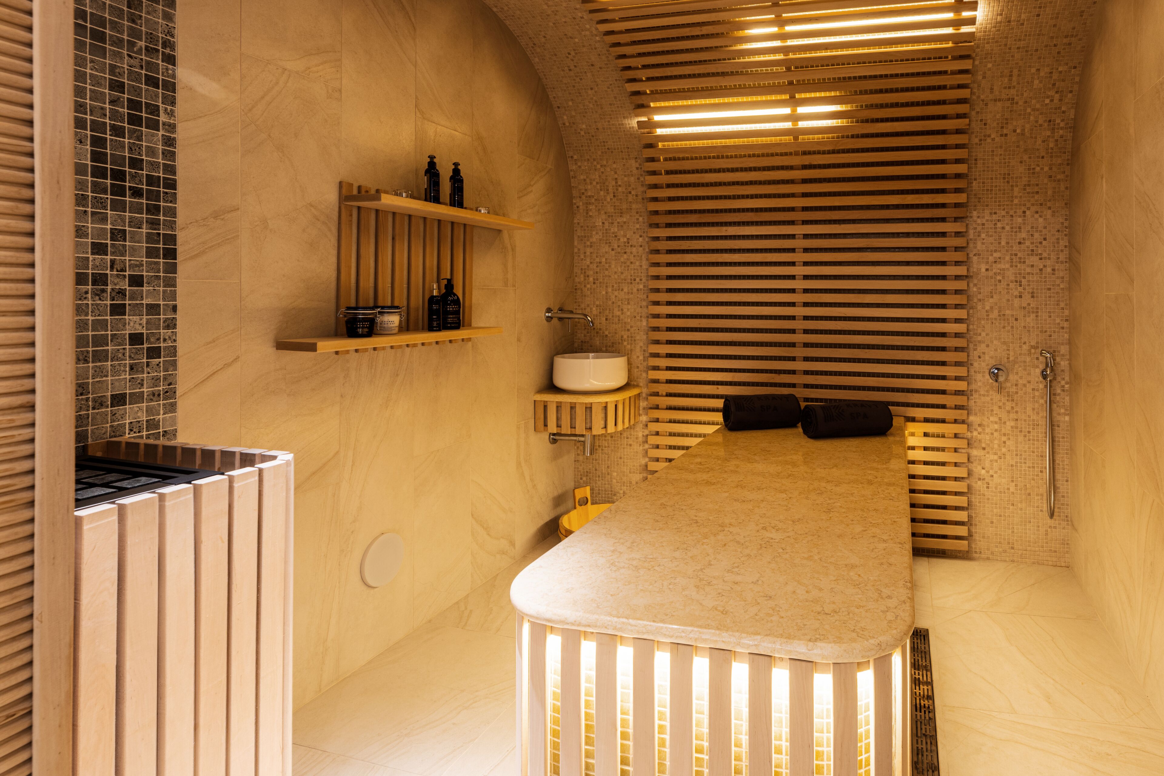 Kravt Nevsky Hotel and Spa