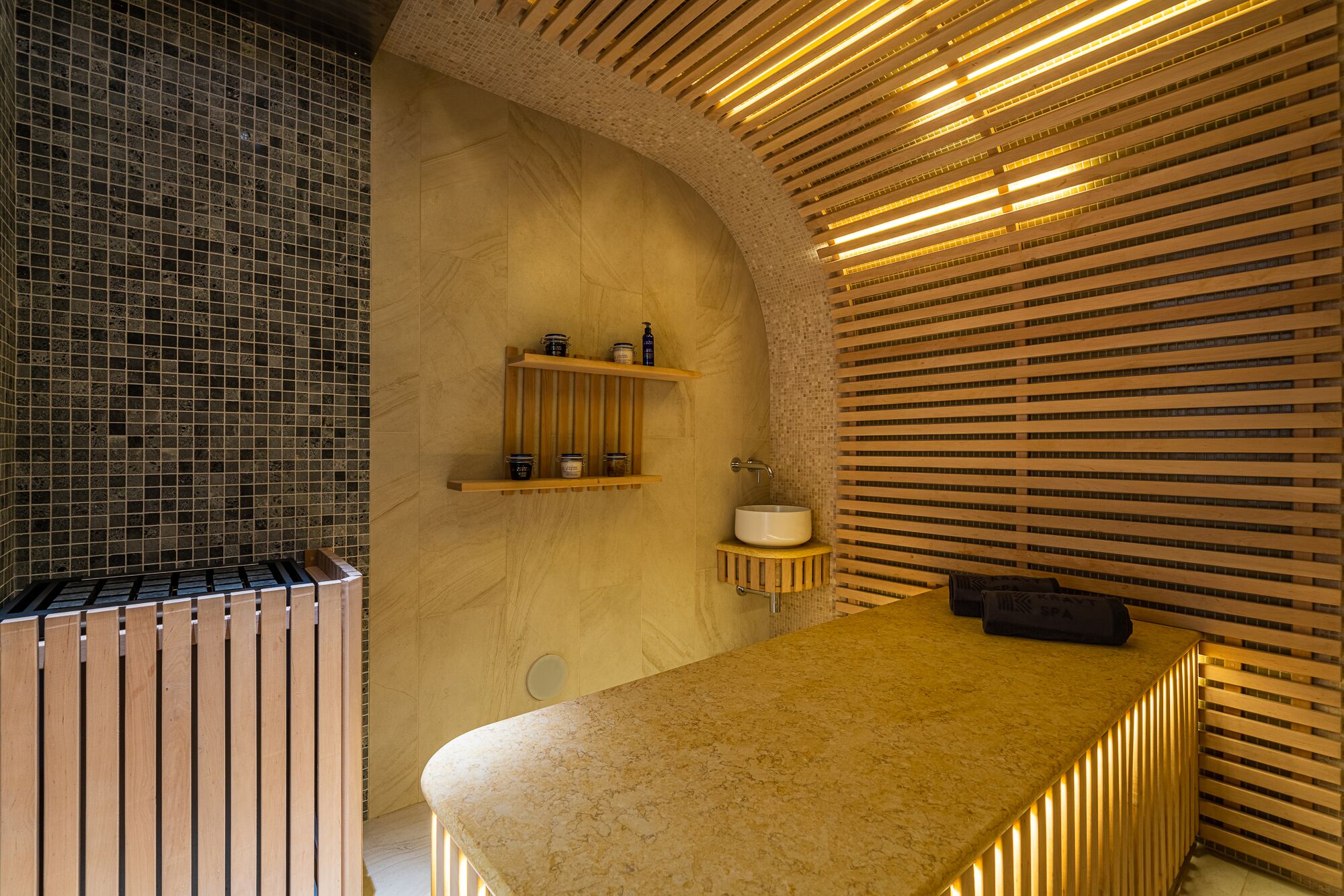 Kravt Nevsky Hotel and Spa