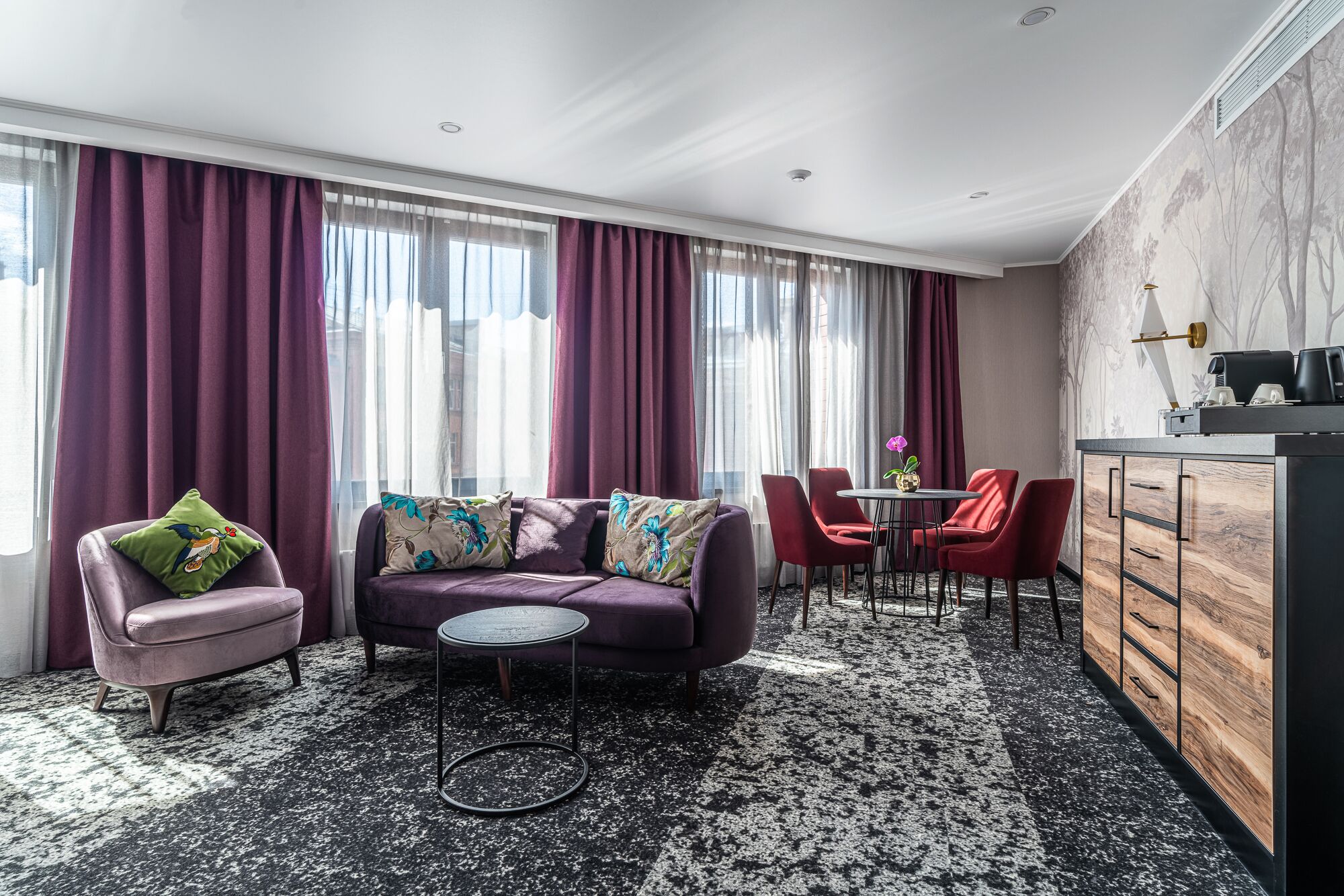 Kravt Nevsky Hotel and Spa