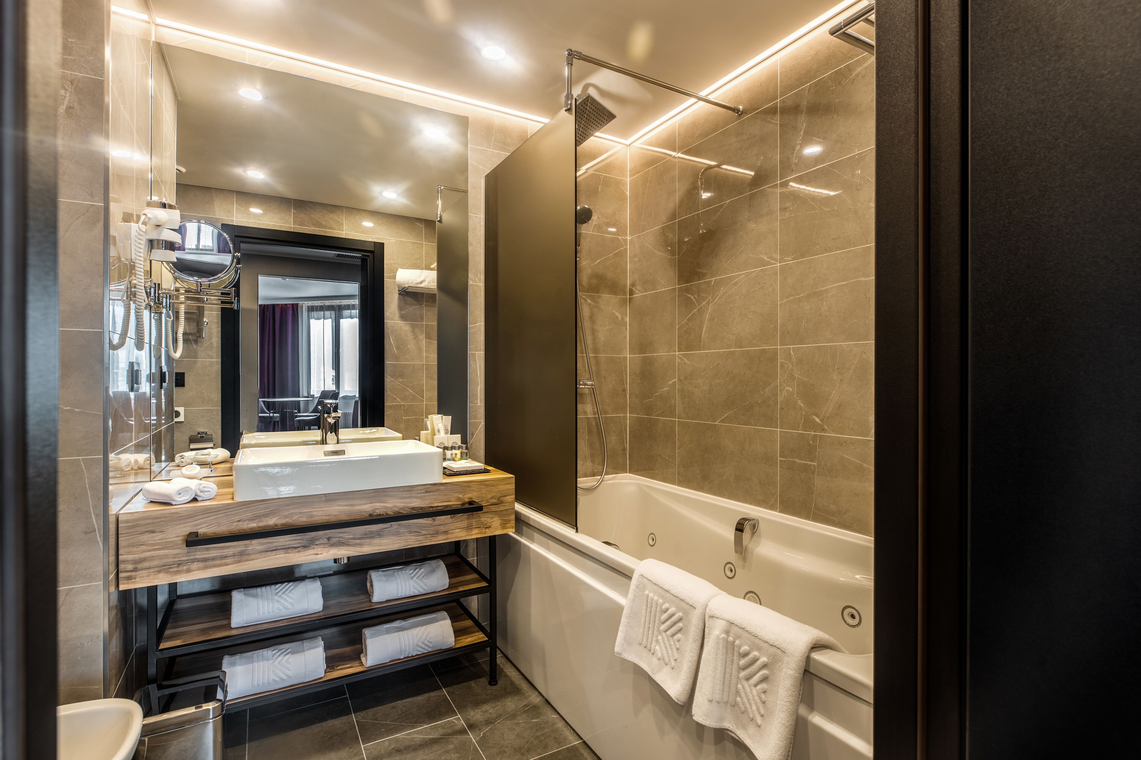 Kravt Nevsky Hotel and Spa