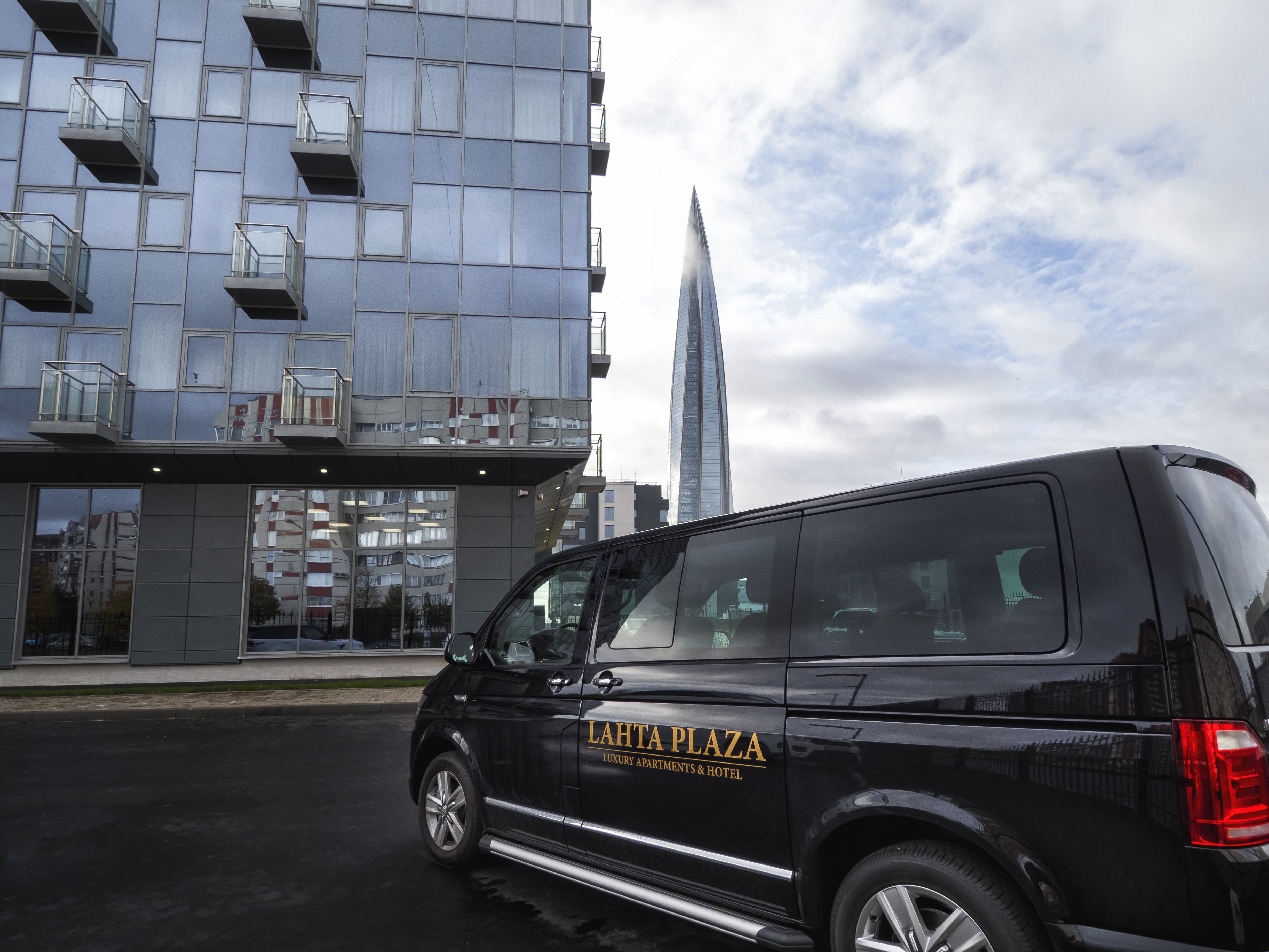 Lahta Plaza Hotel
