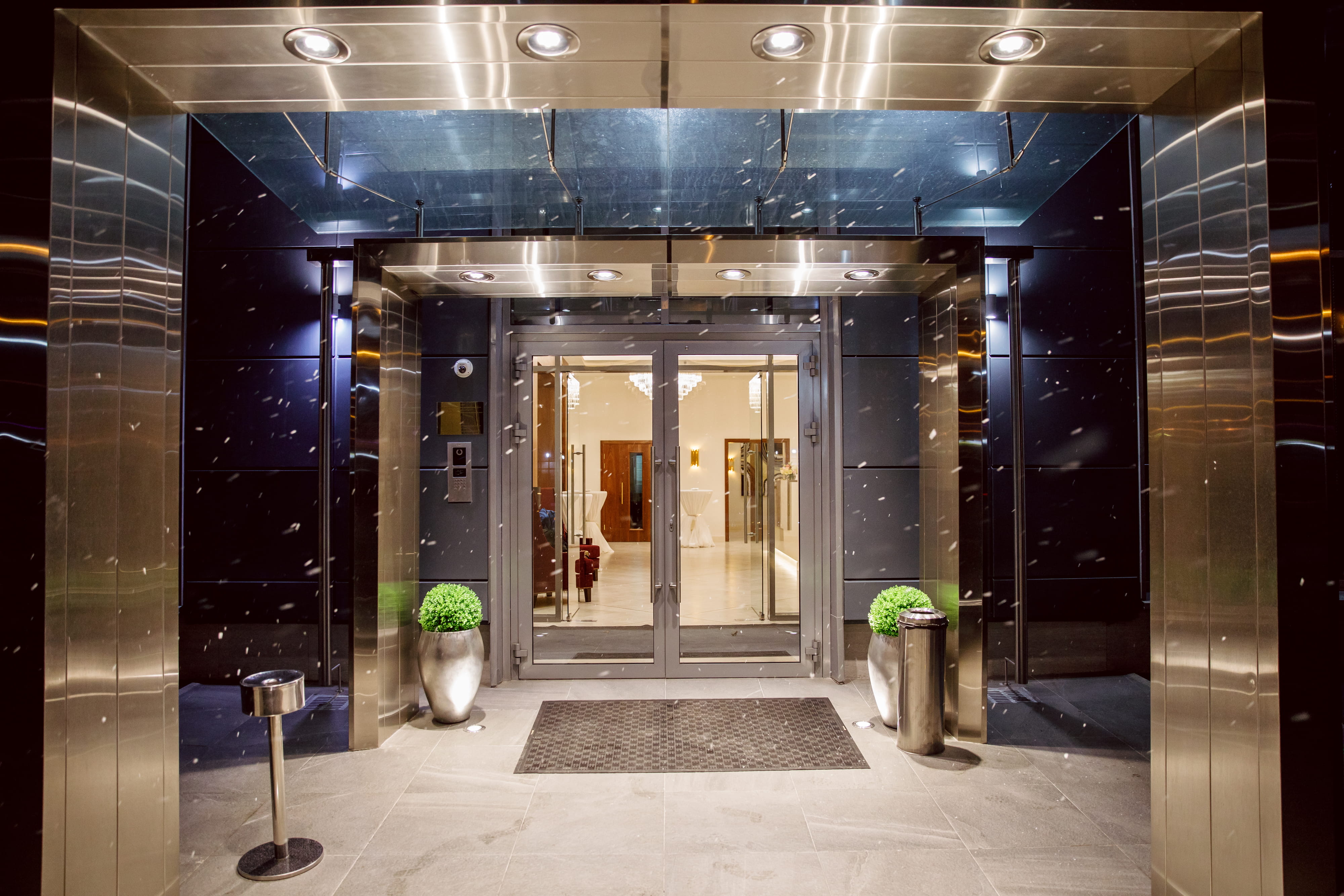 Lahta Plaza Hotel