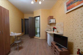 LeoHotels On Rizhskiy