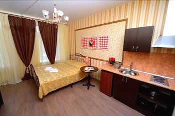 LeoHotels On Rizhskiy