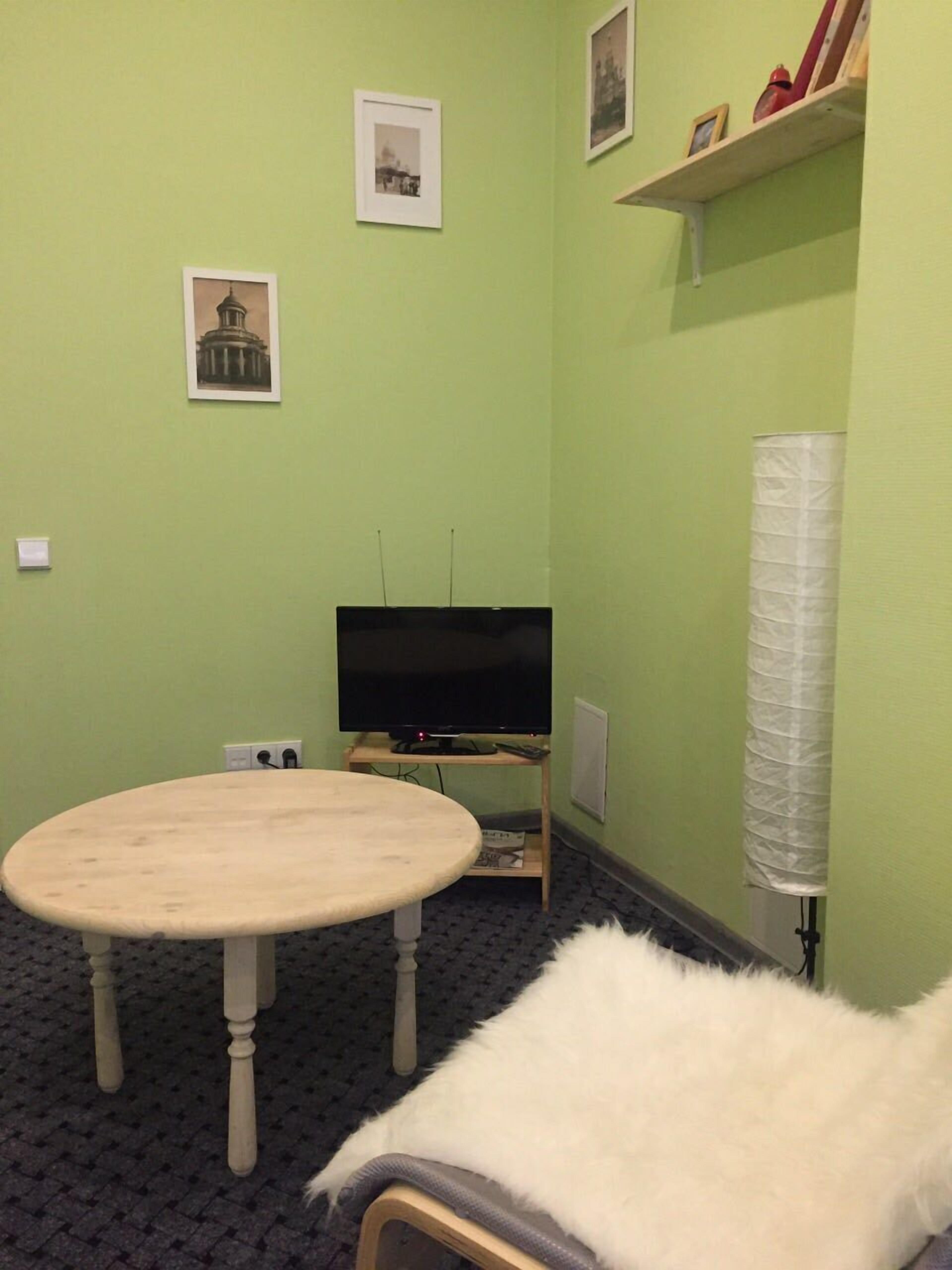Likehome Hostel