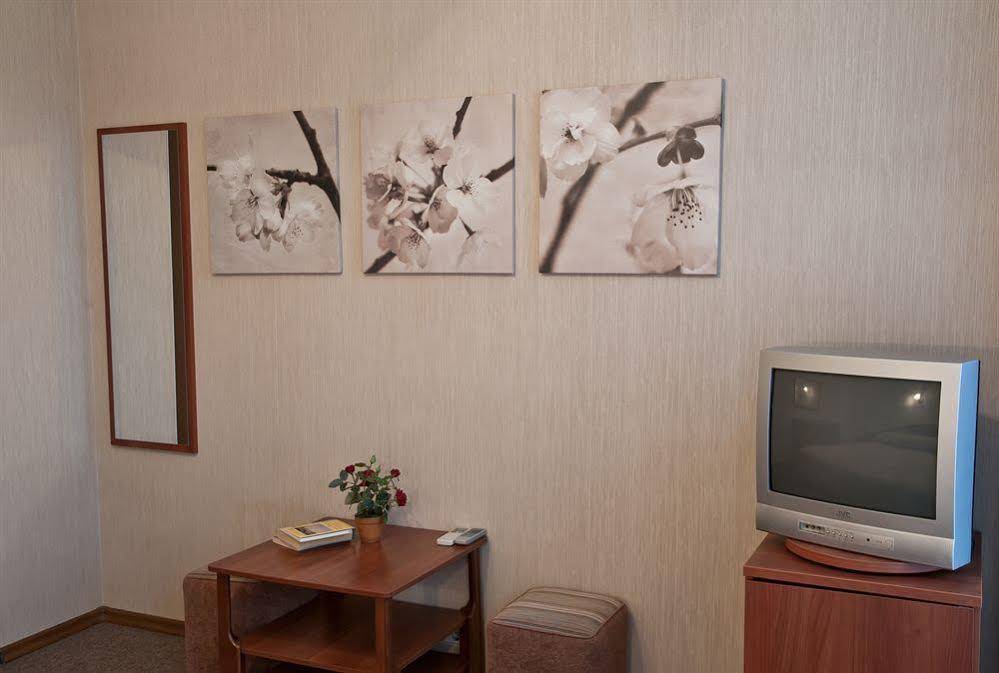 Travelto Kazanskiy 12