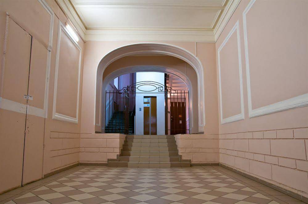 Travelto Kazanskiy 12