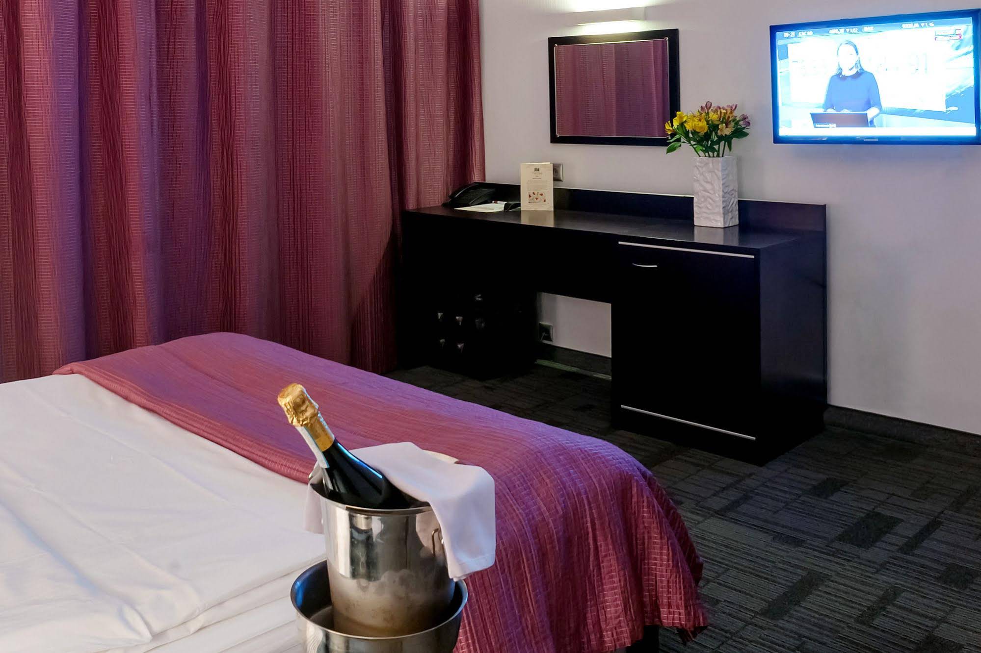 Mary Hotel
