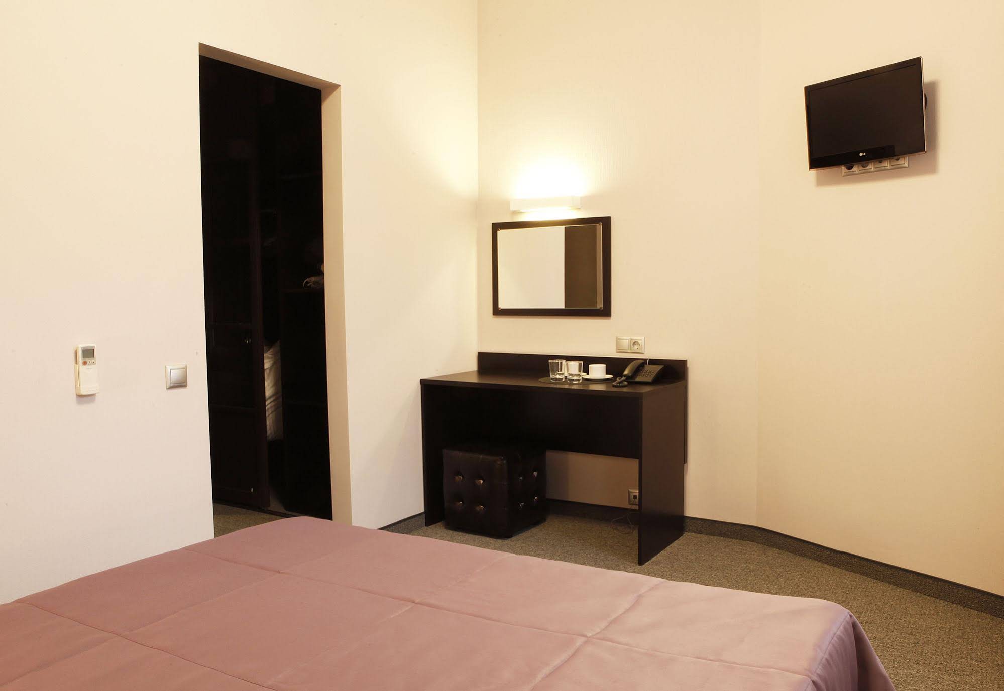 Mary Hotel