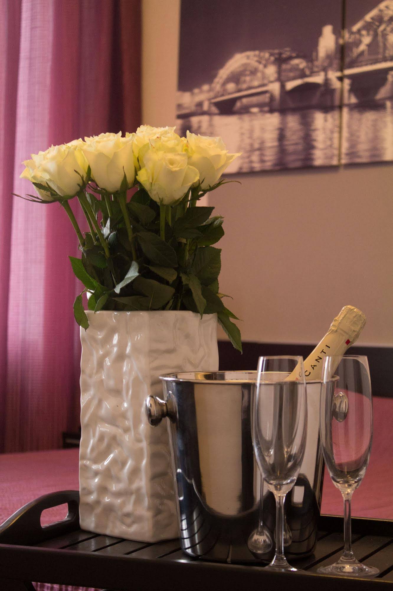 Mary Hotel