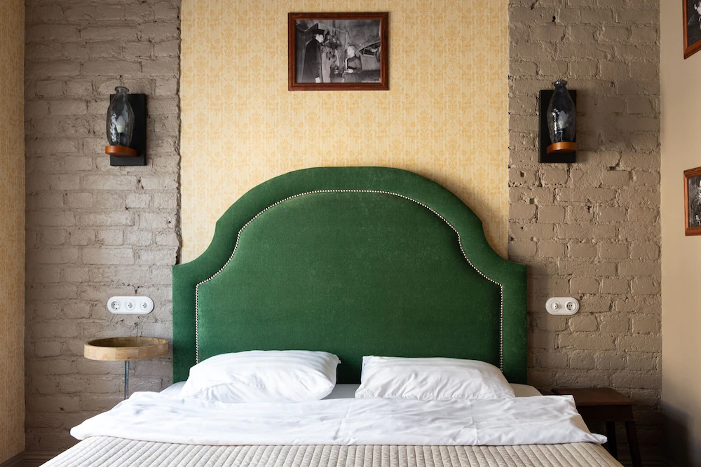 Metropolis Hotel