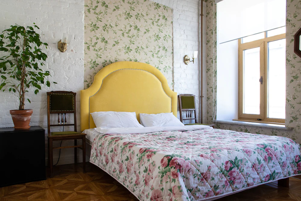Metropolis Hotel
