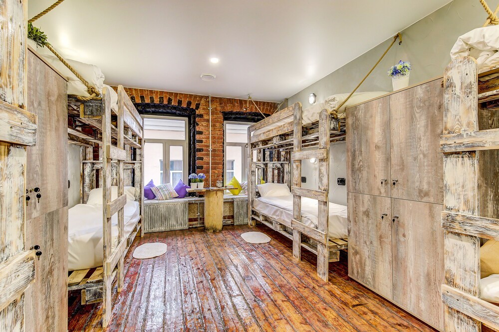 Moomidol Hostel