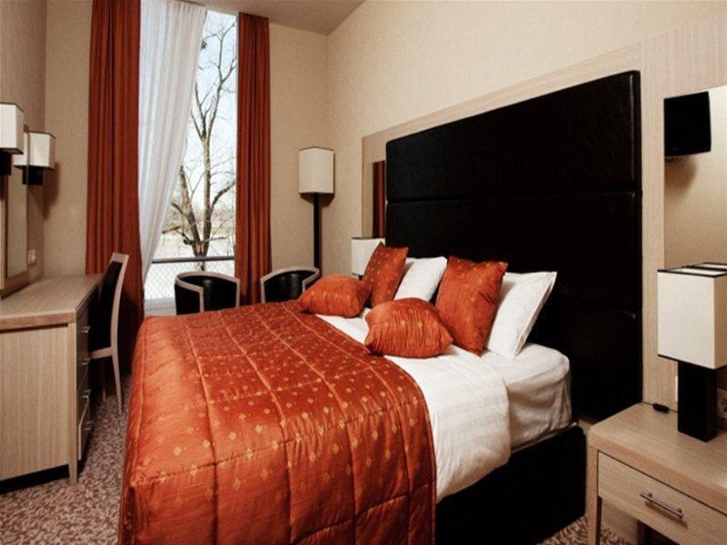 New Peterhof Hotel