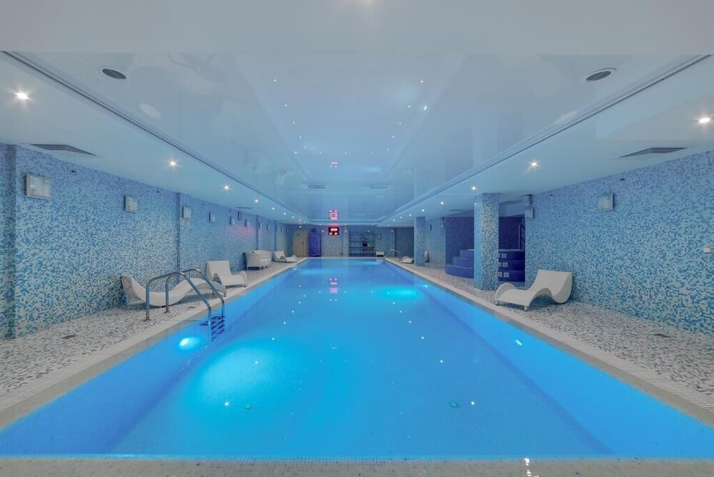 New Peterhof Hotel