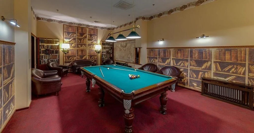 New Peterhof Hotel