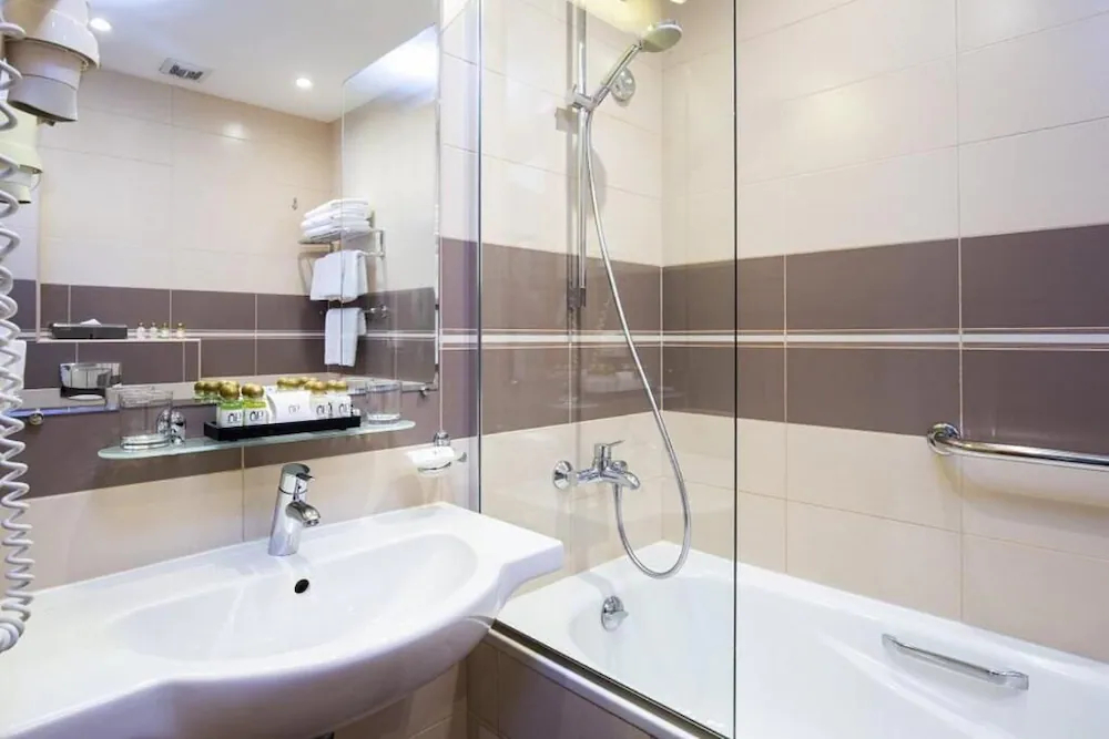 New Peterhof Hotel
