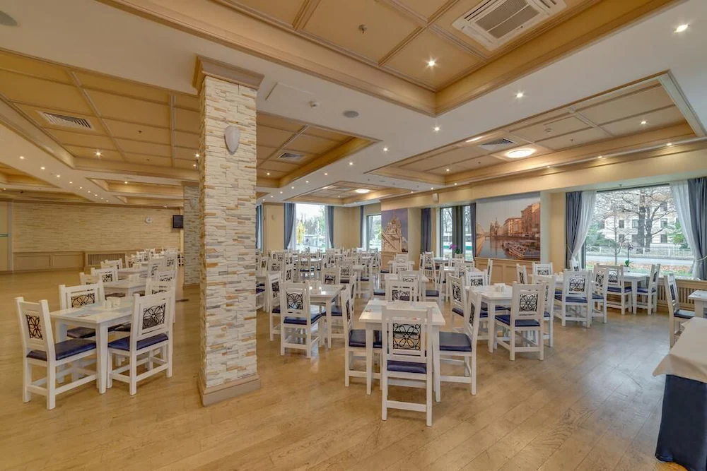 New Peterhof Hotel