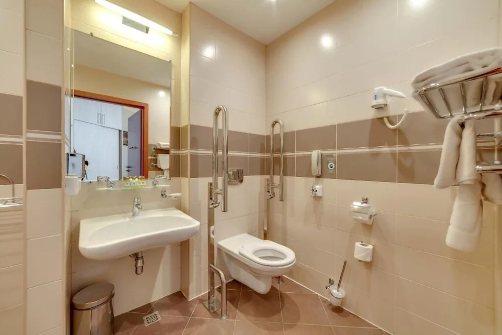 New Peterhof Hotel